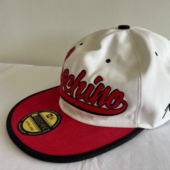 AW20 MOSCHINO Couture Jeremy Scott OVERSIZEDGIGANTIC MACRO SNAPBACK LOGO HAT NYC main image 2